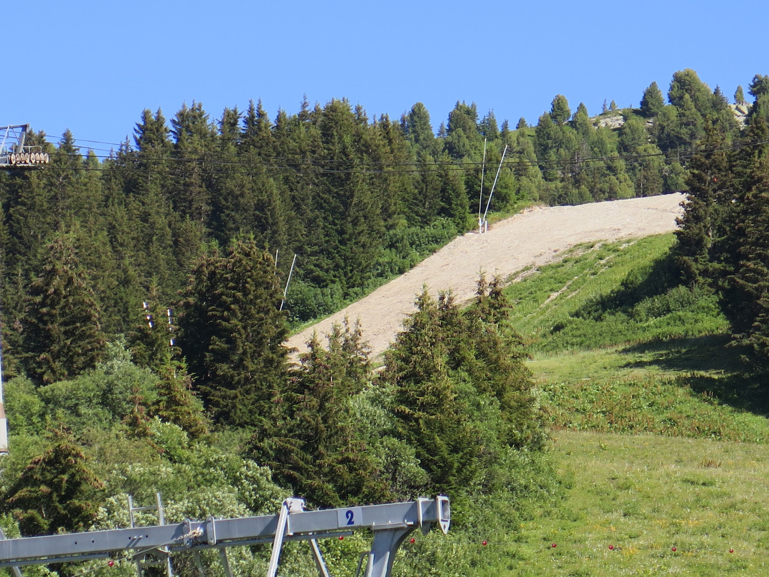 La Tania Ski Blog Latest news, snow reports, ski information, photo